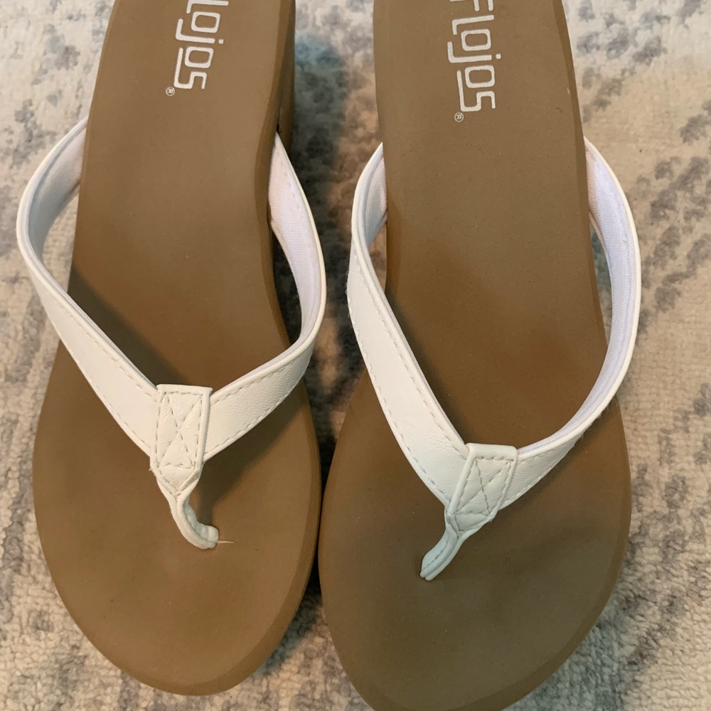 Flojos women’s wedge flip flops